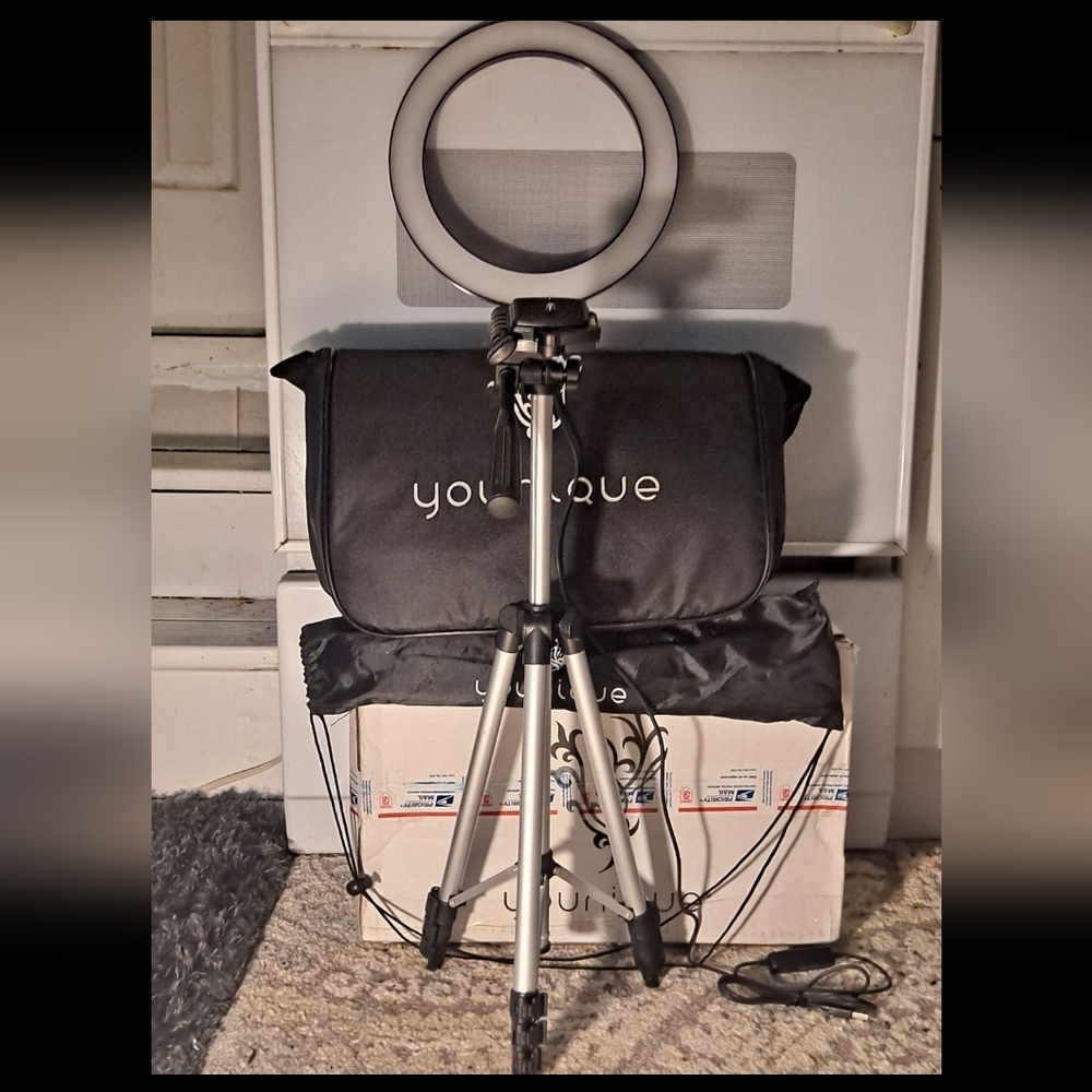 Original Younique ring light